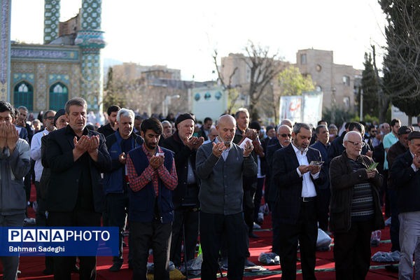 نماز عید فطر - امامزاده پنج تن لویزان
