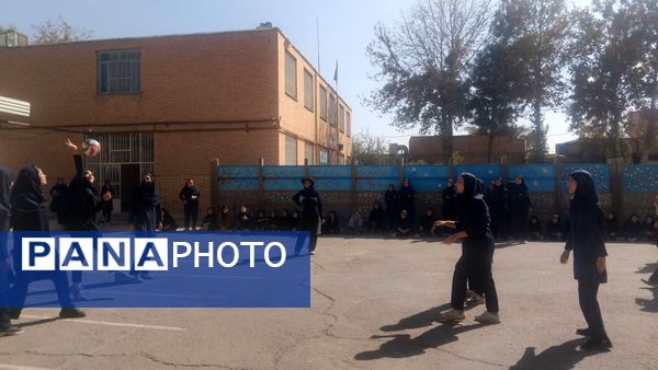 برگزاری المپیاد ورزشی در دبیرستان زنده یاد رقیه مظفری نیا