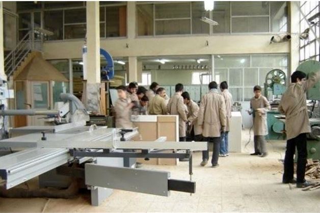 نیاز به تربیت نیروی انسانی متخصص با توسعه صادرات و تولید در صنعت چوب