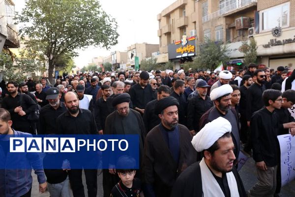 اعلام انزجار مردم قم از یاوه گویی‌های استکبار جهانی با راهپیمایی «عهد خون»