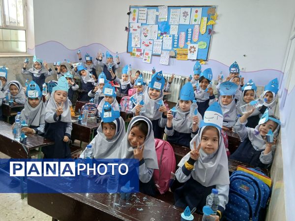 جشن آب برای دانش آموزان دبستان ناهید  نخودی نیشابور 