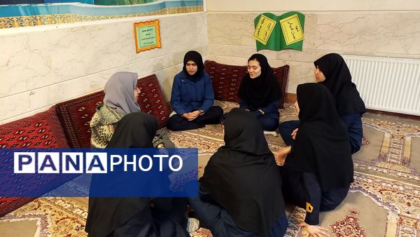 برگزاری محفل انس با قرآن در مرکز پرورش استعدادهای درخشان فرزانگان شهرستان ملارد