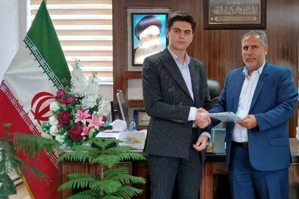از قلم تا مشاوره؛ دانش‌آموز نویسنده نابغه، مشاور آموزش و پرورش ناحیه ۵ تبریز شد