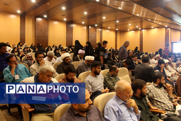 جلوه‌هایی از دومین دوره جشنواره روایت جهاد در قم -1