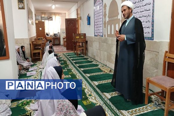 اقامه نماز جماعت ظهر و عصردر دبیرستان شهید مجید دهنوی 