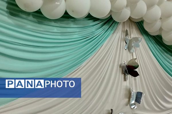 دبیرستان صدیقه طاهره غرقِ در شور فاطمی