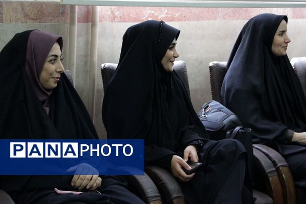 جشنواره هفته مشاغل در هنرستان تقوی پیشگان بهارستان۲