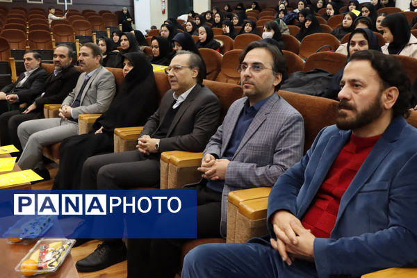 همایش تقدیر از پژوهشگران و فناوران برتر خراسان رضوی و تجلیل از جهادگران علم و فناوری