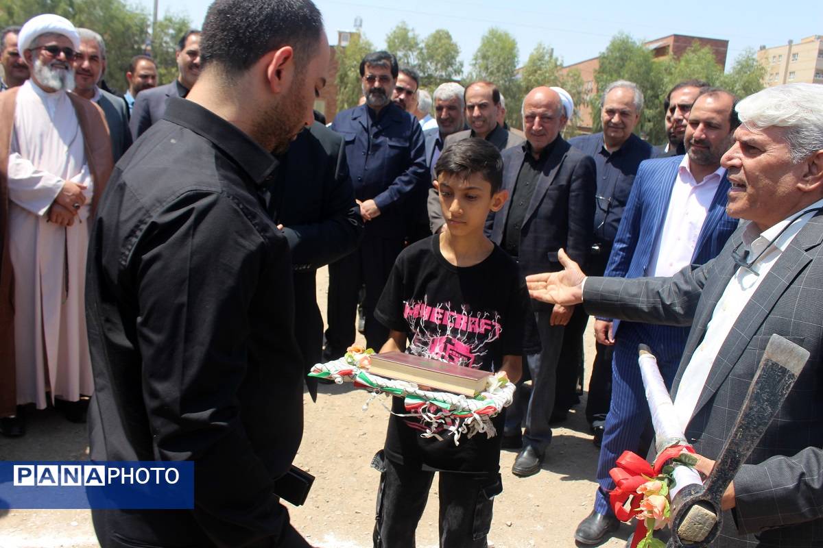 آیین کلنگ زنی احداث سه واحد آموزشی در قم