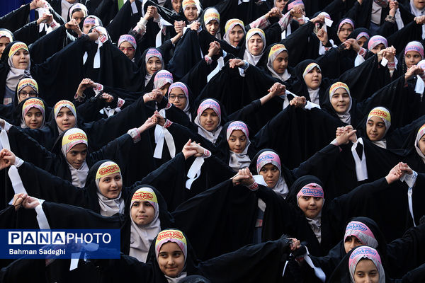آیین تجهیز ۴۰۰۰ کتابخانه کلاسی با حضور وزیر آموزش و پرورش