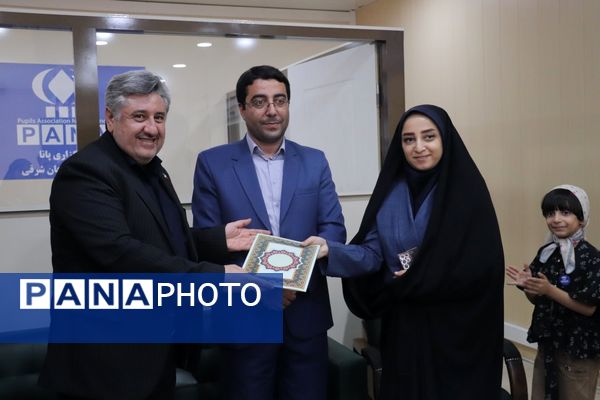 حضور مدیرکل فرهنگ و ارشاد اسلامی آذربایجان شرقی در دفتر خبرگزاری پانا استان به‌مناسبت روز خبرنگار