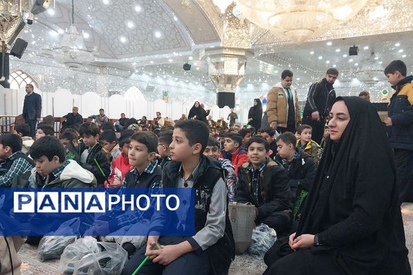 حضور دانش‌آموزان دبستان قلنبر ناحیه 2 شهرری در مراسم نوگلان فاطمی 