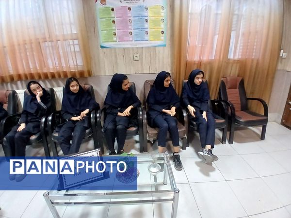 جلسه معارفه اعضای برگزیده شورای دانش آموزی دبیرستان میرزا جعفر سروقد 