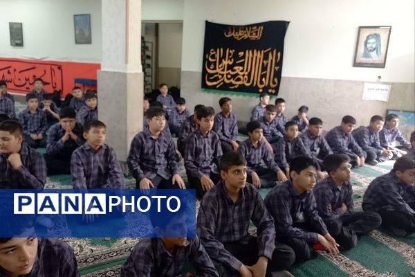 برپایی نماز جماعت مدارس کهریزک با حضور امام جمعه منطقه 