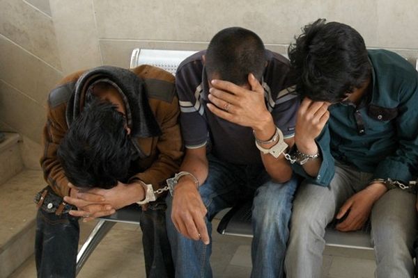 دستگیری 7 خرده فروش مواد مخدر و معتاد در شهرستان"فردوس"