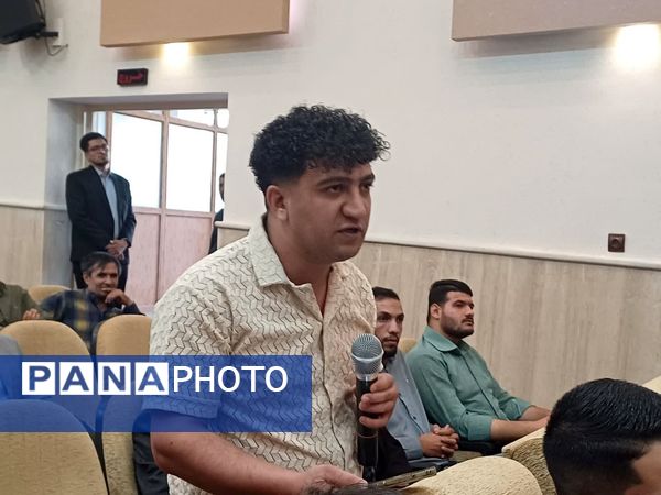 تجلیل از اصحاب رسانه توسط فرماندار و شهرداری‌های برخوار در سالن فرمانداری برخوار 
