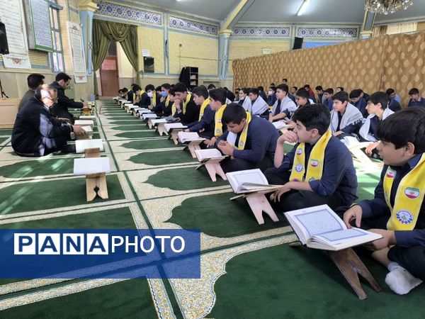 محفل انس با قرآن در دبیرستان سما 