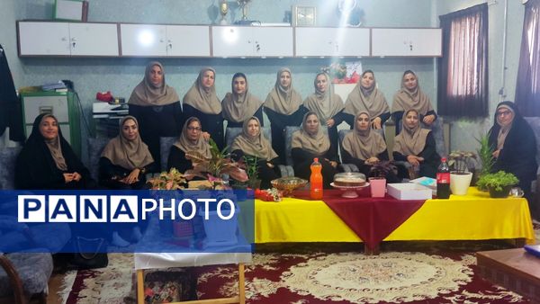 ویژه برنامه هفته معلم در دبستان استقلال حاجی آباد