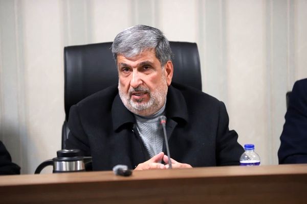 مدرسه‌سازی بدون معلم معنا ندارد