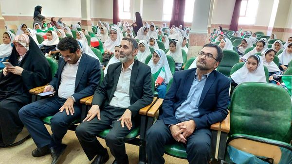 جشن عاطفه‌ها در مدارس منطقه ۵؛ جلوه‌ای از همدلی برای حمایت از دانش‌آموزان نیازمند