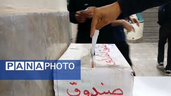 چرخش قلم به روی کاغذ، برای ساختن آینده‌ای بهتر