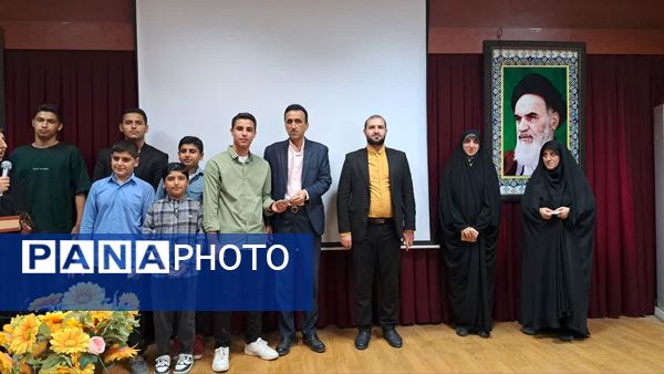 تجلیل از نخبگان قرآنی در نکا