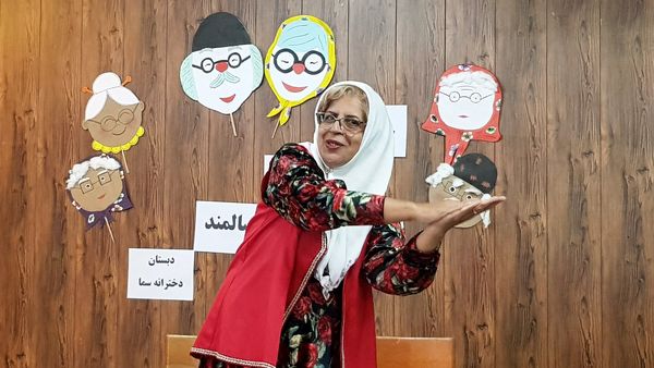 بزرگداشت هفته ملی سالمند در دبستان دخترانه سماء شیروان 