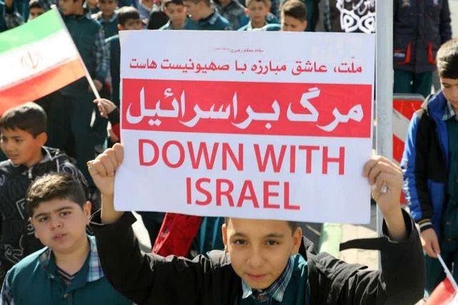 حضور پرشور دانش‌آموزان در راهپیمایی ۱۳آبان منطقه کهریزک 