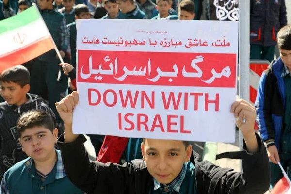 حضور پرشور دانش‌آموزان در راهپیمایی ۱۳آبان منطقه کهریزک 