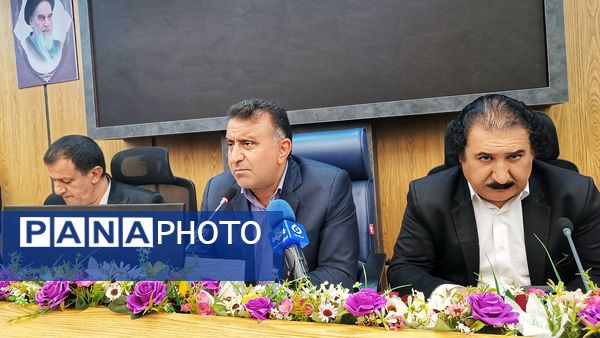 نشست خبری نماینده بویراحمد دنا و مارگون با خبرنگاران 
