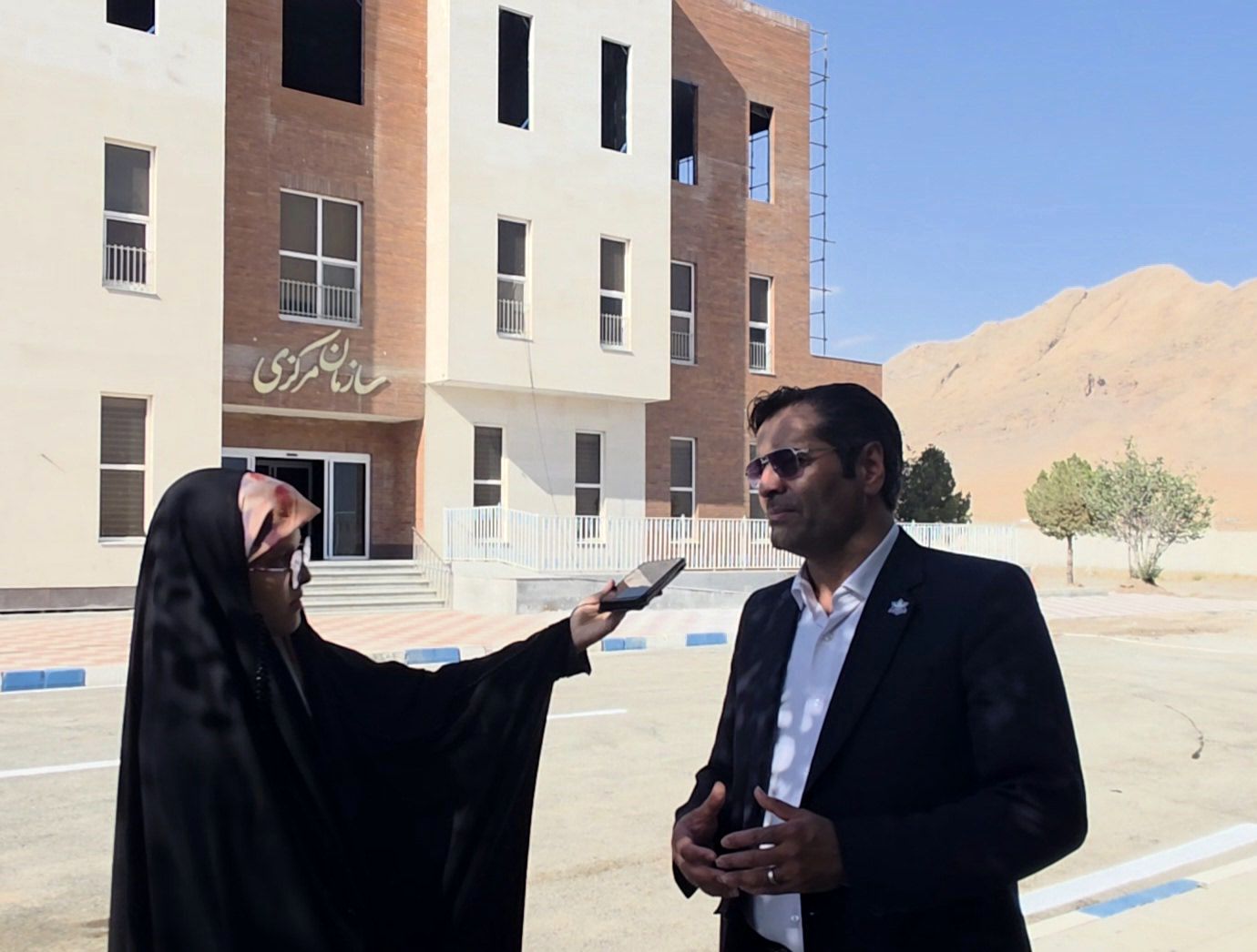 مشارکت مردم و دولت در توسعهی دانشگاهها و مراکز آموزشی ضروری است