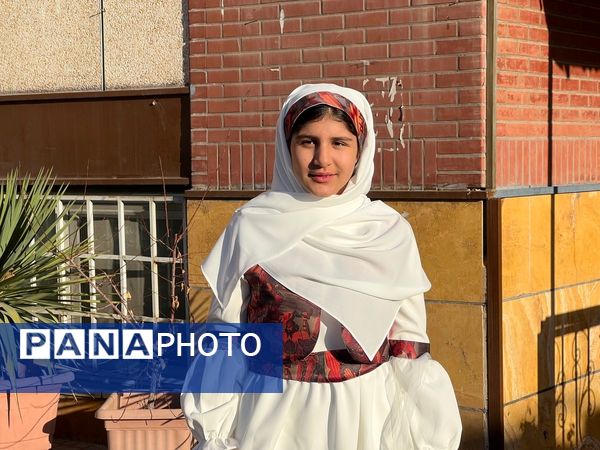 جشن یلدای دانش‌آموزی در دبیرستان تیمسار فلاحی ناحیه یک کرج 