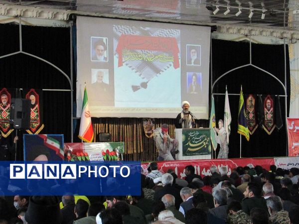 نمازجمعه با عطر شهید گمنام جان گرفت