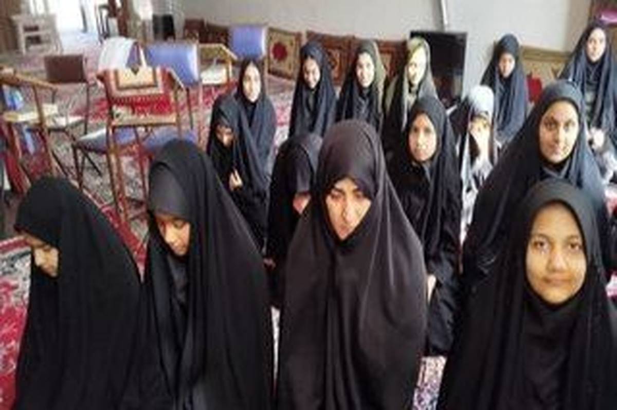 پیوند مسجد و مدرسه در دبیرستان صدرا ابرکوه