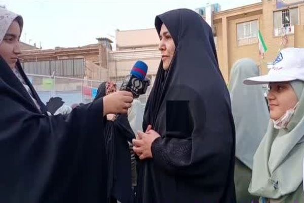 برپایی بازارچه دانش‌آموزی «شب یلدا» در مدرسه محدثه قم