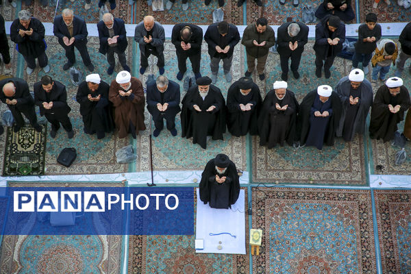 اقامه نماز طلب باران در مسجد مقدس جمکران