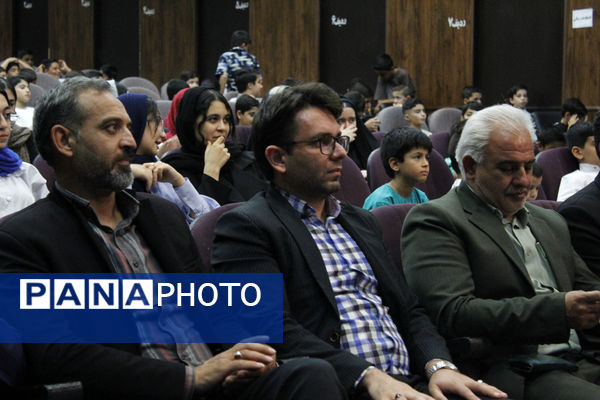 اختتامیه کلاس‌های تابستانی و تقدیر از برگزیدگان فرهنگی و قرآنی در گرمه