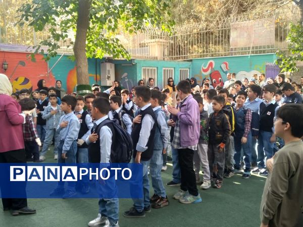 جشن آغاز سال تحصیلی در دبستان مبتکران ناحیه ۷ مشهد