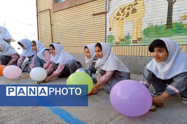 آزمایش ساخت ماشین بادکنکی در دبستان شاهد نرگس جاجرم