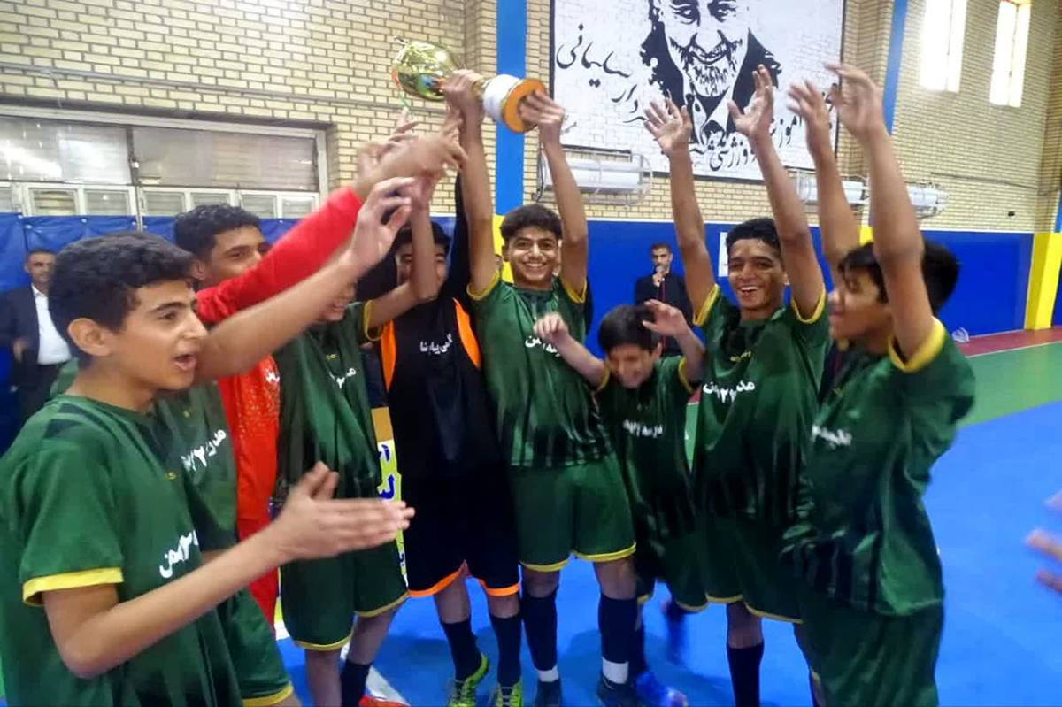 مدارس باید بستر شناسایی و پرورش استعدادهای دانش‌آموزان فعالیت کنند