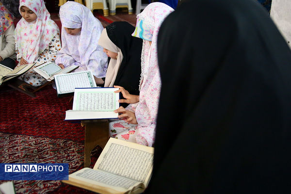 اعتکاف دانش‌آموزی در مسجد فاطمه الزهرا (س)