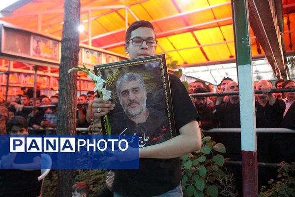 خاکسپاری نوجوان شهید «محمدحسین خاکی» در گلزار شهدای قم