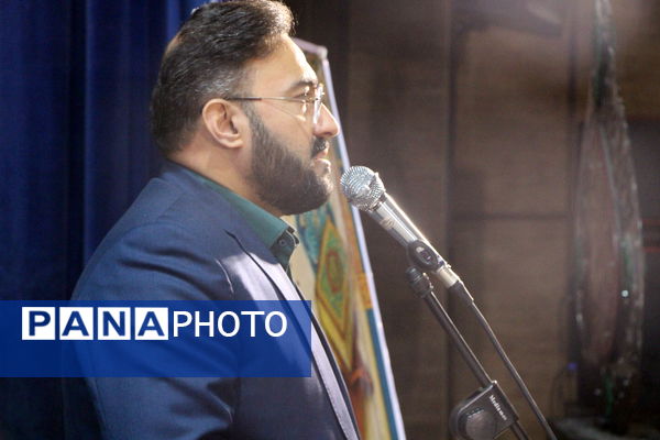 مراسم تقدیر از نخبه قرآنی دانشگاه فرهنگیان یزد 