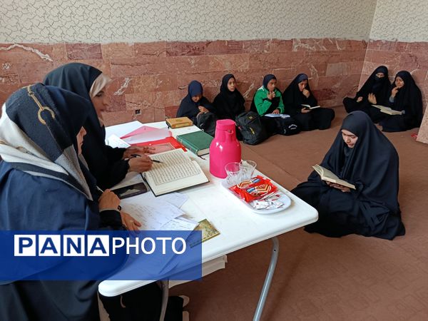 مرحله منطقه‌ای مسابقات قرآن و عترت دانش‌آموزان متوسطه اول و دوم در رضویه