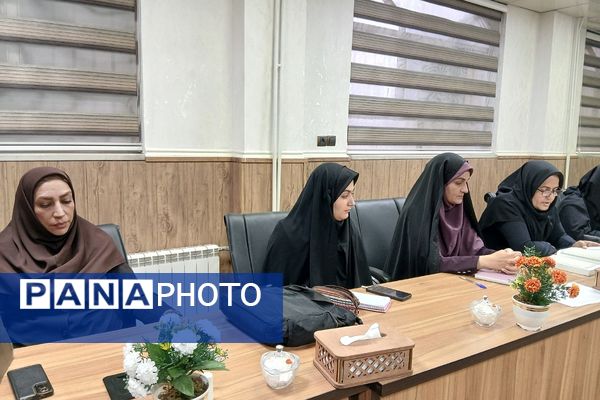 کارگاههای  آموزشی وتوانمندسازی  ویژه رابطین امور بانوان