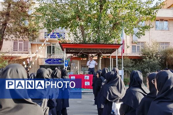 برگزاری مراسم روز آتش نشان در دبیرستان حضرت زینب(س) ناحیه یک شهرری