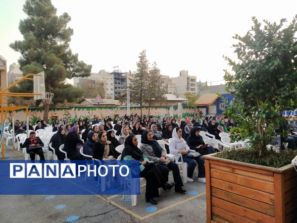 انتخابات انجمن اولیا و مربیان در دبیرستان علی افشارنژاد 