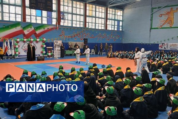  همایش دانش‌آموزی یاوران انقلاب شهرستان ورامین