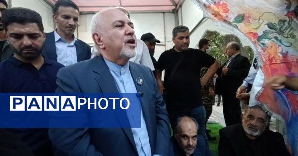 مراسم خاکسپاری استاد فرشچیان با حضور مسئولان ملی و کشوری در استان اصفهان