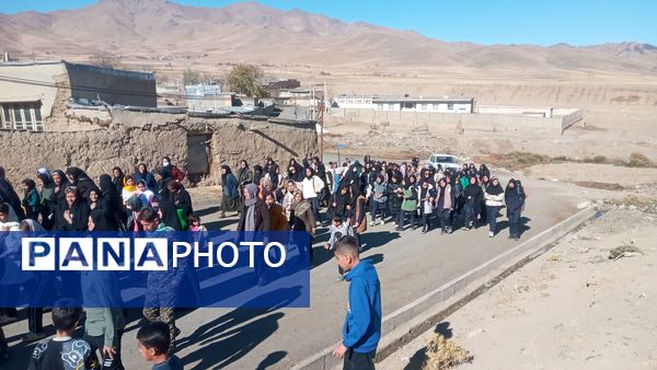 همایش پیاده‌روی صبحگاهی همزمان با هفته بسیج در روستای کمک سفلی اسدآباد